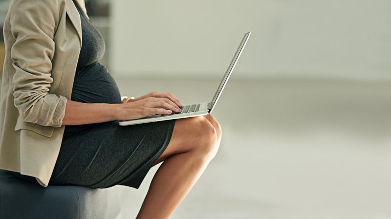 Dismissal and the date of employer’s knowledge of employee’s pregnancy